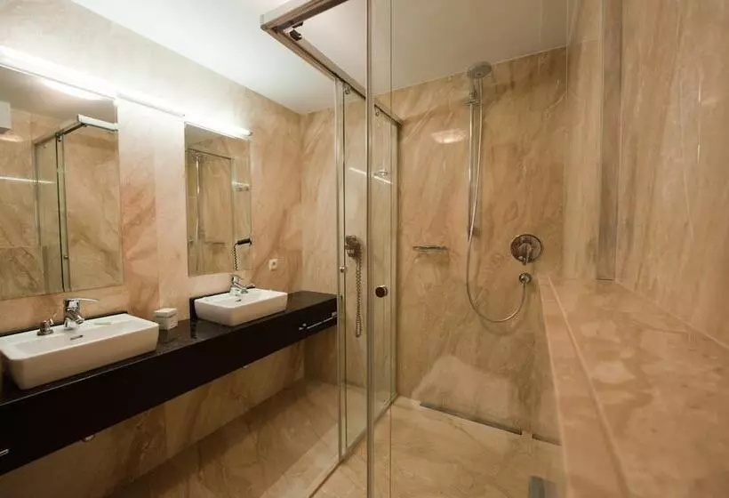 Fotos del hotel Zur Burg:  14