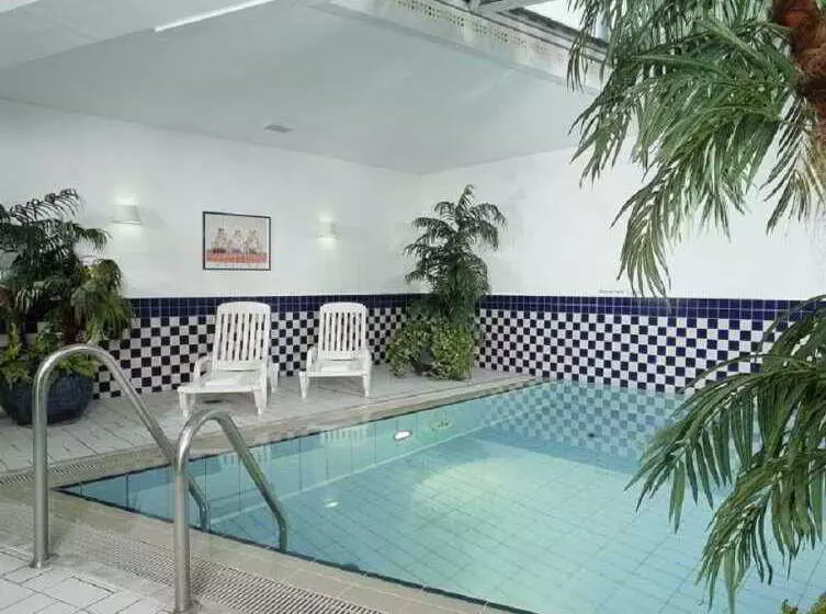 Fotos del hotel Mercure  Hamburg Am Volkspark:  2