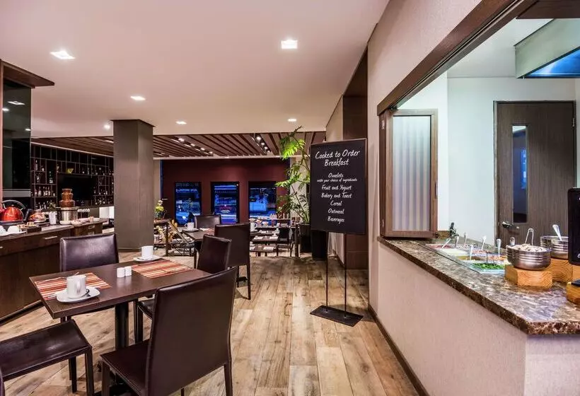 Fotos del hotel Embassy Suites By Hilton Bogotá  Rosales:  11