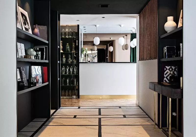 Fotos del hotel Holiday Inn Paris Elysées, An Ihg:  11