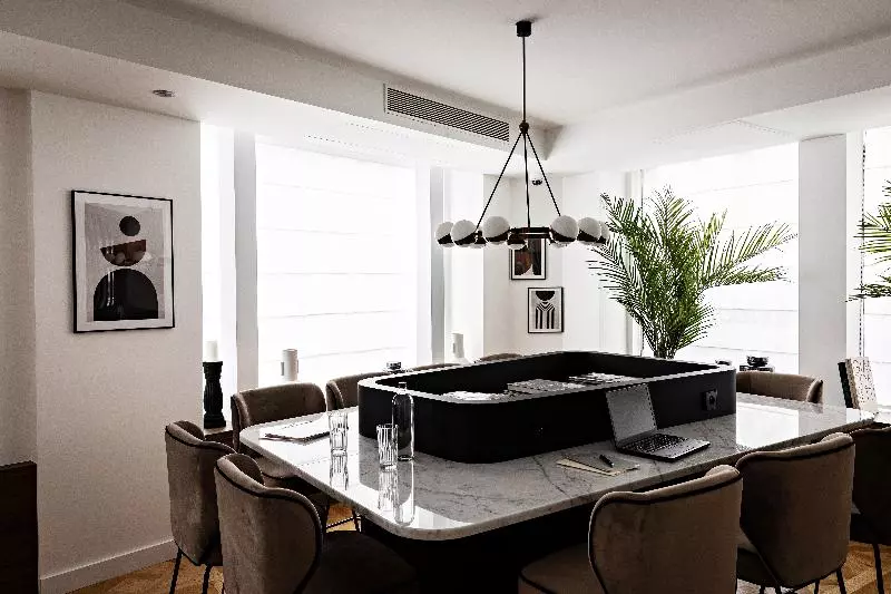 Fotos del hotel Holiday Inn Paris Elysées, An Ihg:  13