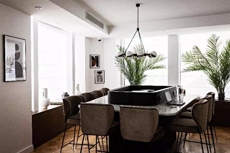 Fotos del hotel Holiday Inn Paris Elysées, An Ihg:  2