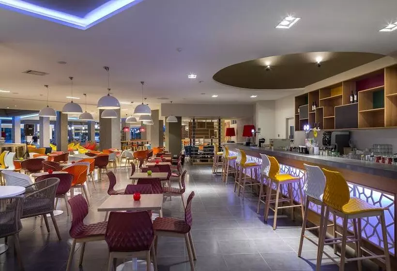 Fotos del hotel Leonardo Laura Beach & Splash Resort:  9