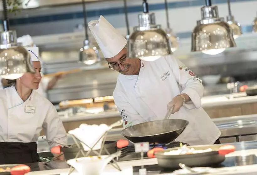 Fotos del hotel Leonardo Laura Beach & Splash Resort:  6