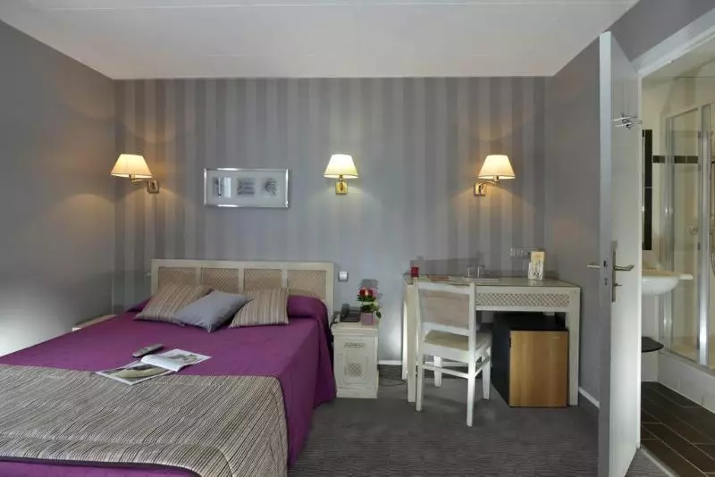 Fotos del hotel Carladez Cambronne:  11