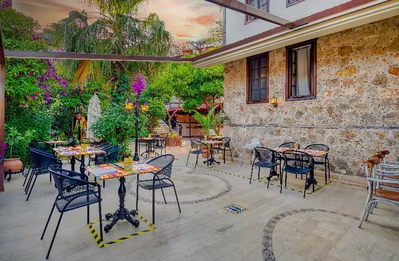 Fotos del hotel Dogan:  5