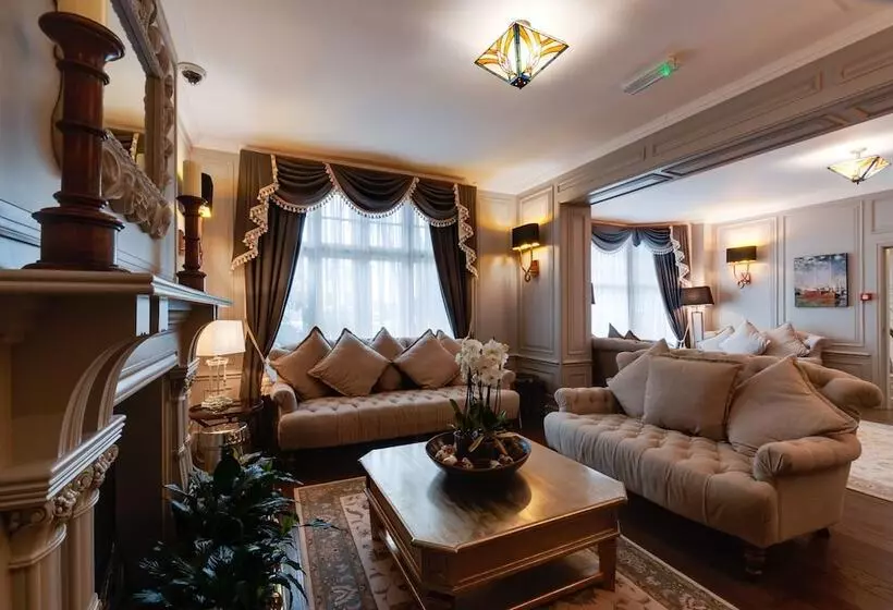 Fotos del hotel The Empire  & Spa:  2