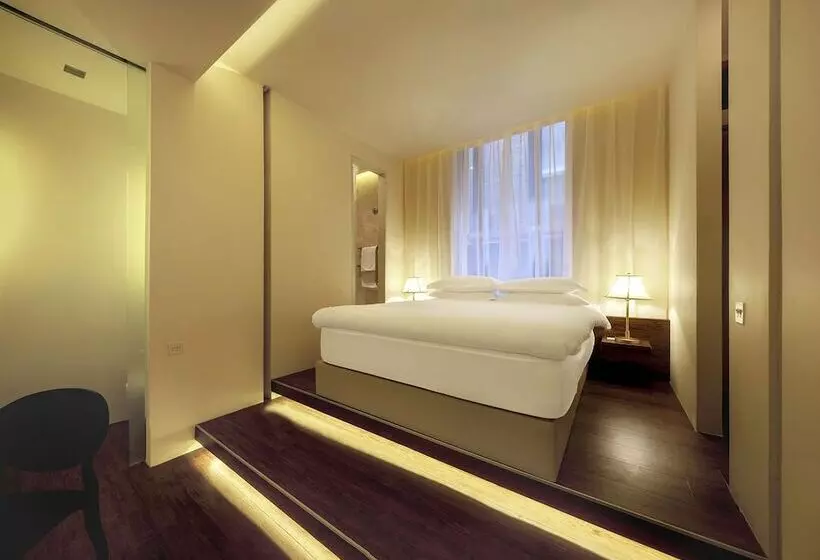 Nottingham Place Hotel