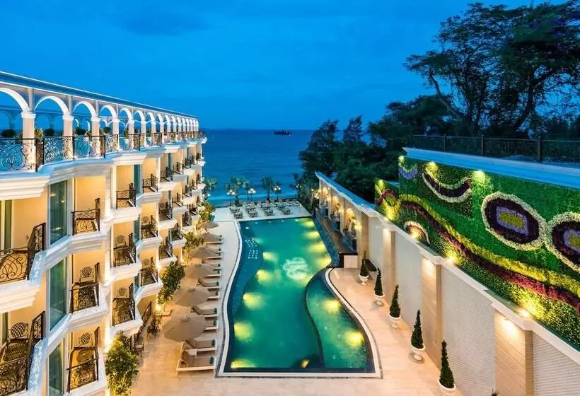Lk Emerald Beach