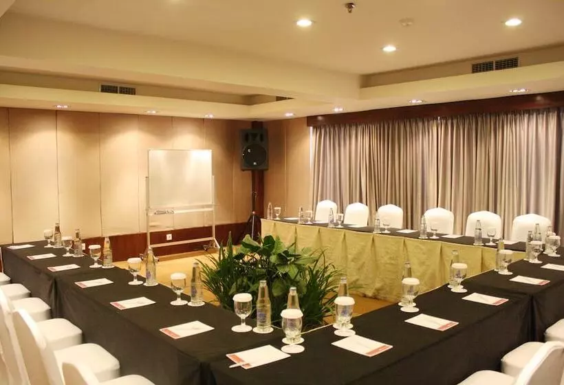 Fotos del hotel Away Bali Legian Camakila Resort:  4