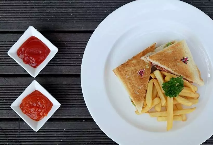 Fotos del hotel Away Bali Legian Camakila Resort:  17