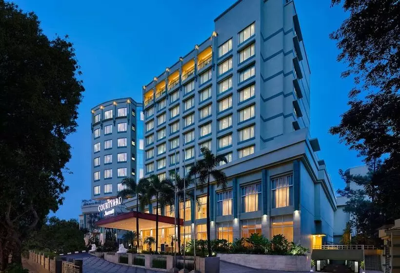Courtyard By Marriott Bandung Dago