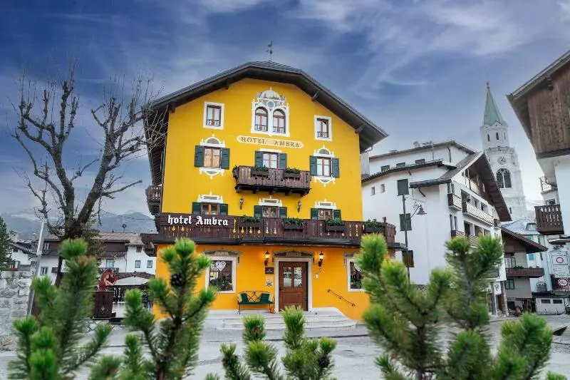 Ambra Cortina Luxury&fashion