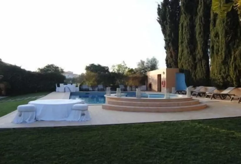 Fotos del hotel Parque Das Laranjeiras:  14