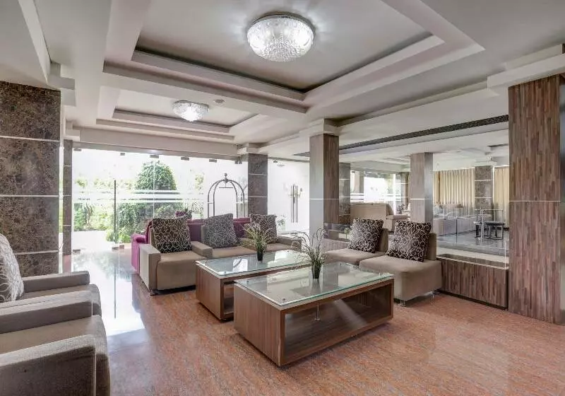 Fotos del hotel Princess Keisha Hotel By Oyo Rooms:  7
