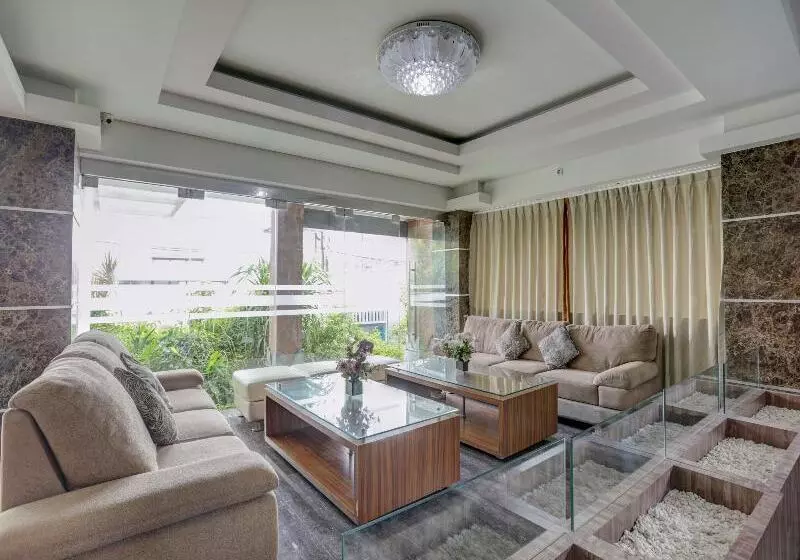 Fotos del hotel Princess Keisha Hotel By Oyo Rooms:  15