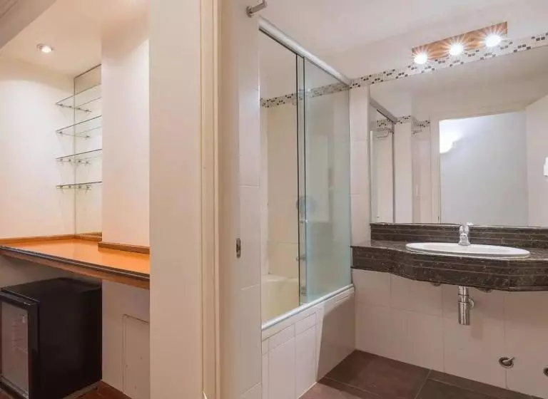 Fotos del hotel Balmoral Plaza:  9