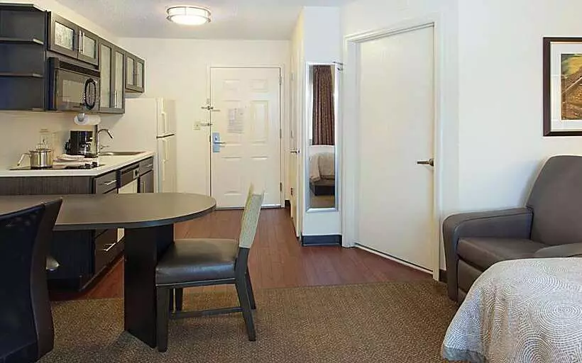 Fotos del hotel Sonesta Simply Suites Phoenix Glendale:  25