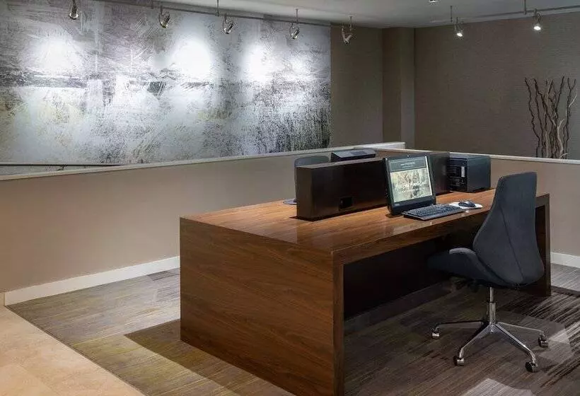 Fotos del hotel Courtyard By Marriott Orlando Airport:  20