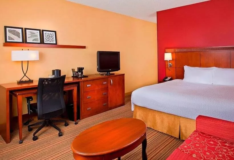 Courtyard By Marriott Orlando Airport