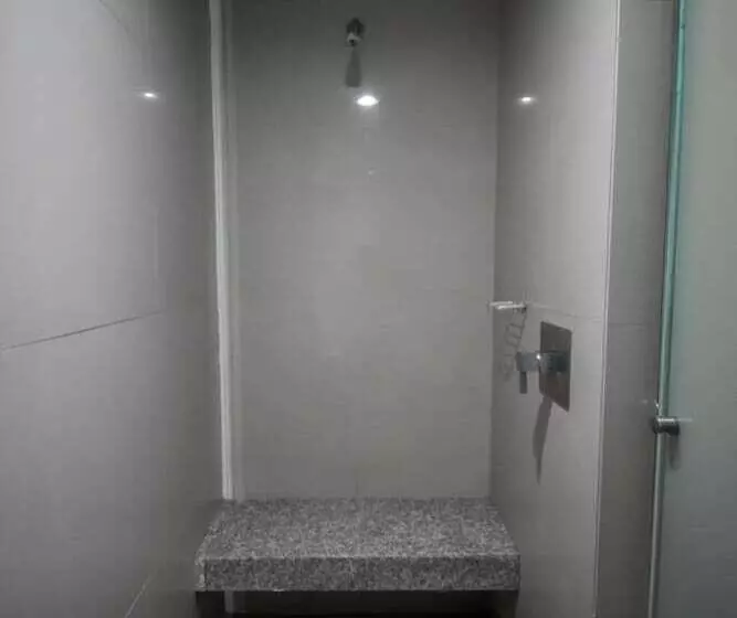 Fotos del hotel Capital O La Villa:  25
