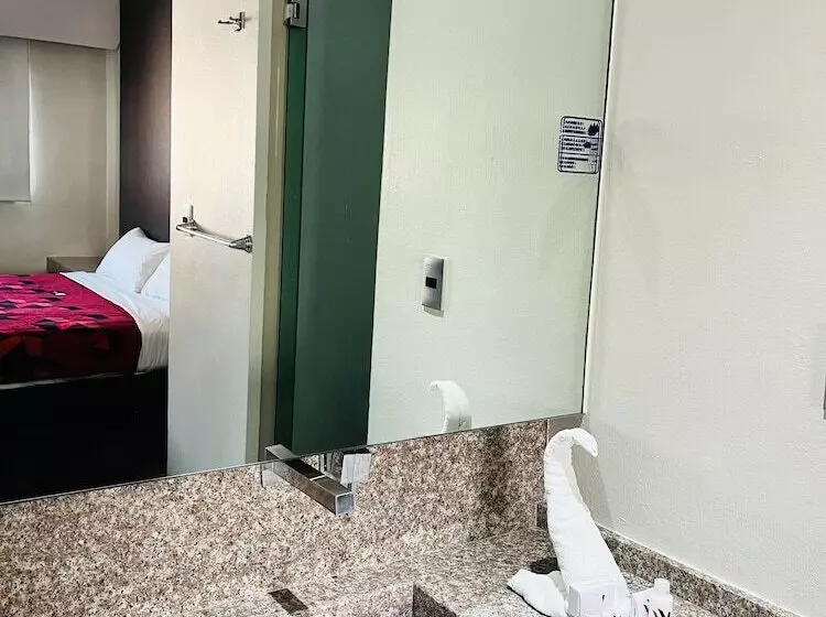 Fotos del hotel Capital O La Villa:  19