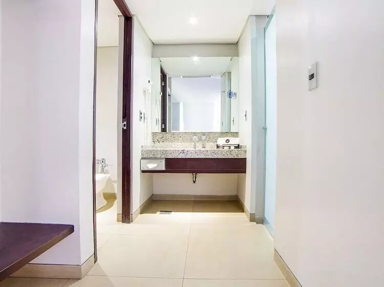Fotos del hotel Capital O La Villa:  6