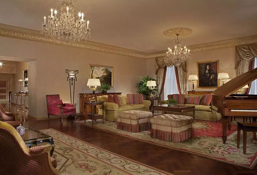 Fotos del hotel The Waldorf Towers:  16