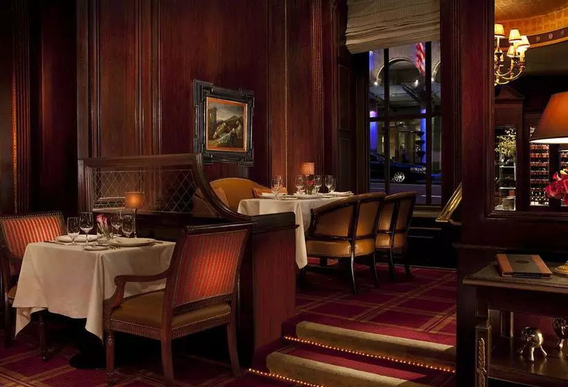 Fotos del hotel The Waldorf Towers:  2