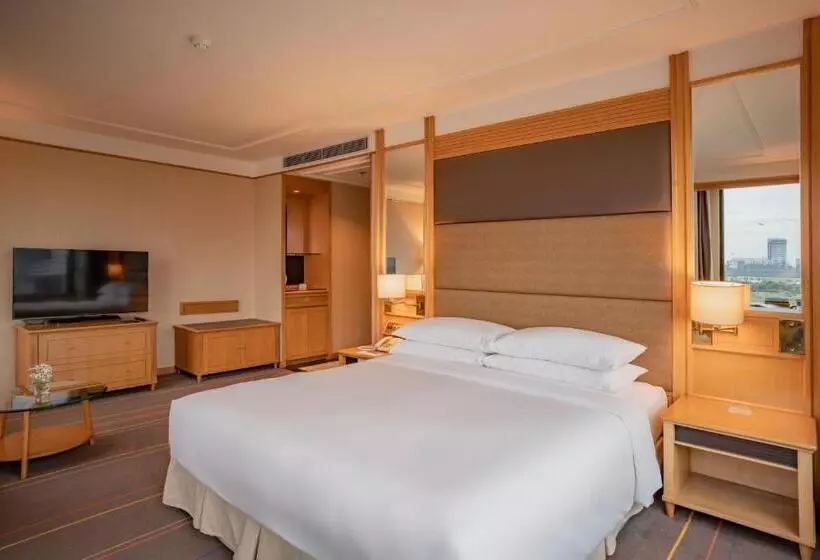 Fotos del hotel Renaissance Riverside  Saigon:  18