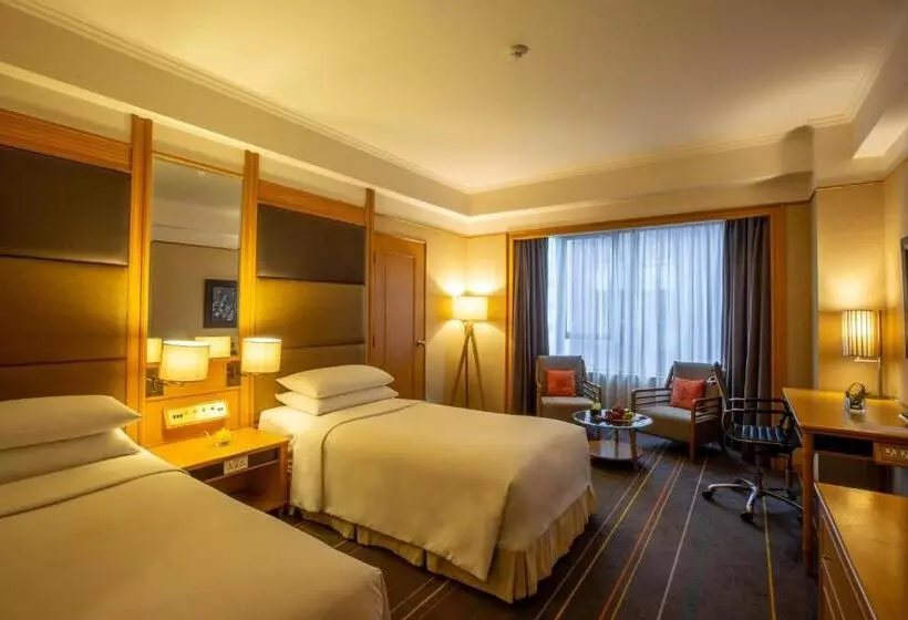 Fotos del hotel Renaissance Riverside  Saigon:  8