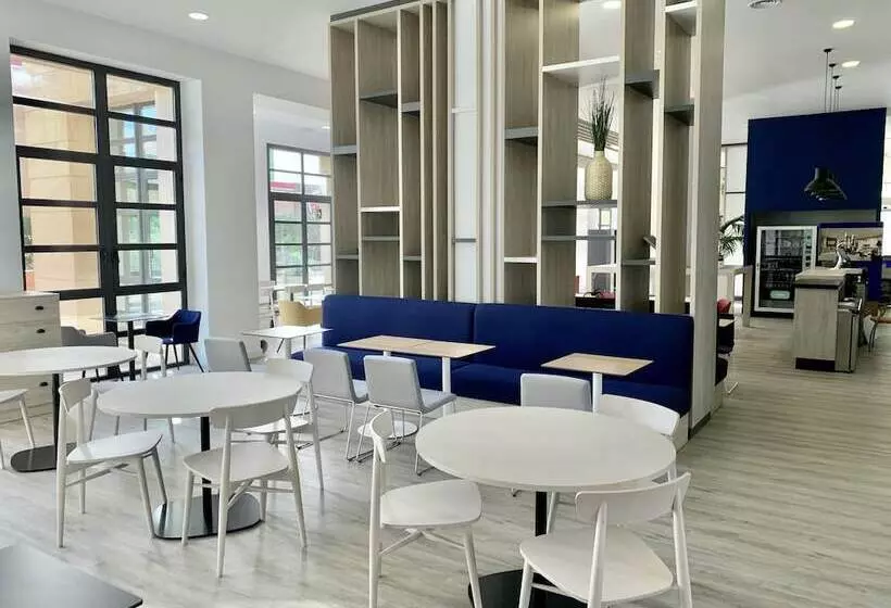 Fotos del hotel Holiday Inn Express Ciudad De Las Ciencias, An Ihg:  2