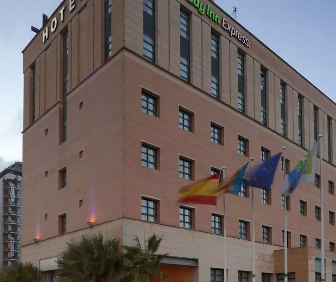 Fotos del hotel Holiday Inn Express Ciudad De Las Ciencias, An Ihg:  5