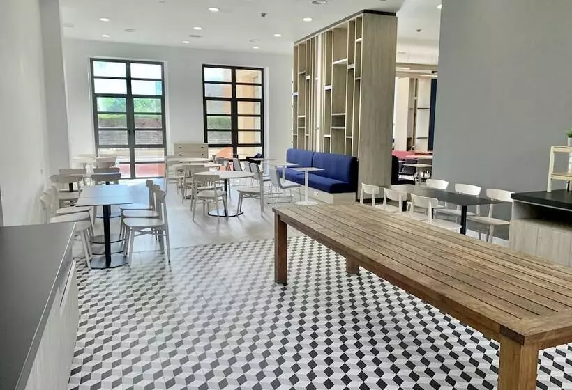 Fotos del hotel Holiday Inn Express Ciudad De Las Ciencias, An Ihg:  12