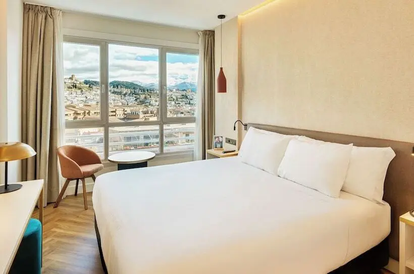 Leonardo Hotel Granada
