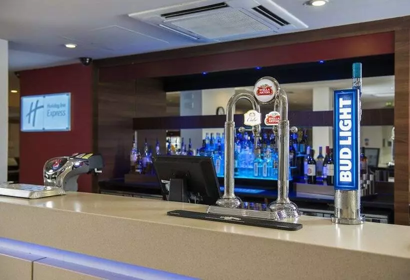 Fotos del hotel Holiday Inn Express Derby Pride Park, An Ihg:  4