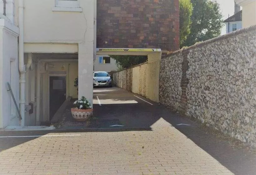 Fotos del hotel The Sheldon B&b  Free Private Parking:  8