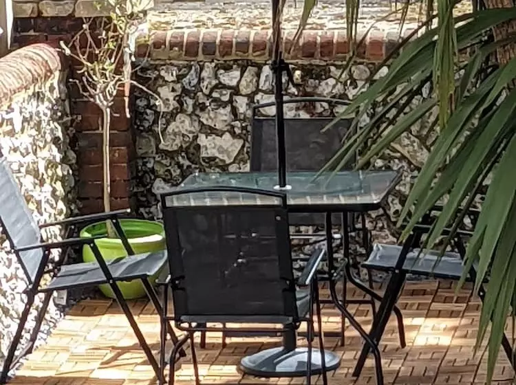 Fotos del hotel The Sheldon B&b  Free Private Parking:  5