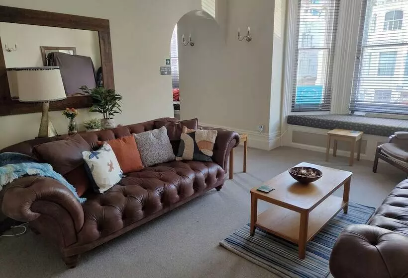 Fotos del hotel The Sheldon B&b  Free Private Parking:  10