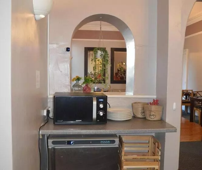 Fotos del hotel The Sheldon B&b  Free Private Parking:  12