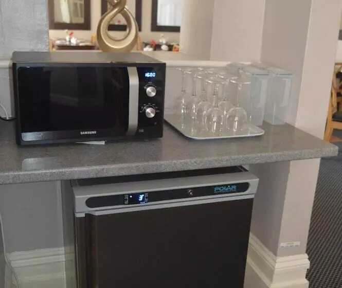 Fotos del hotel The Sheldon B&b  Free Private Parking:  21