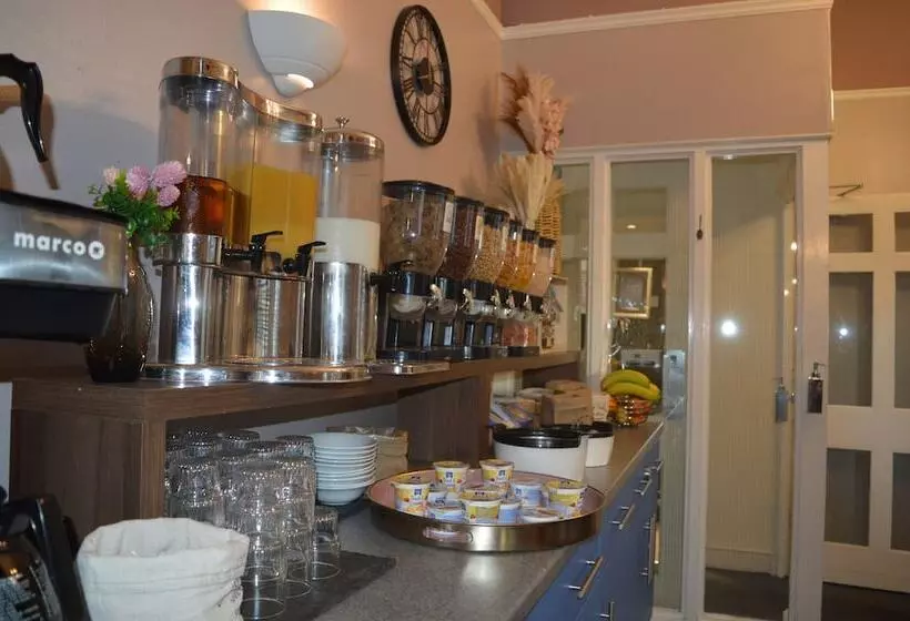 Fotos del hotel The Sheldon B&b  Free Private Parking:  6