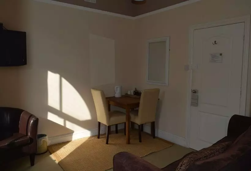 Fotos del hotel The Sheldon B&b  Free Private Parking:  22