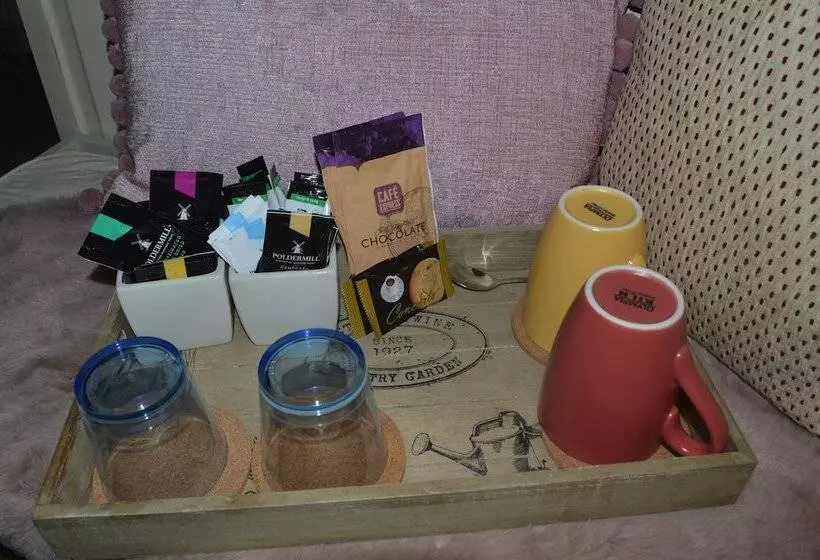 Fotos del hotel The Sheldon B&b  Free Private Parking:  17