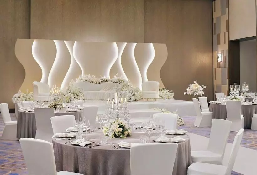 Fotos del hotel Holiday Inn Dubai Almaktoum Airport, An Ihg:  50