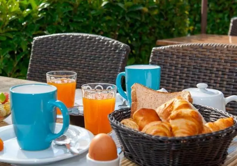 Fotos del hotel Brit Hotel Avignon Sud Le Calendal:  6