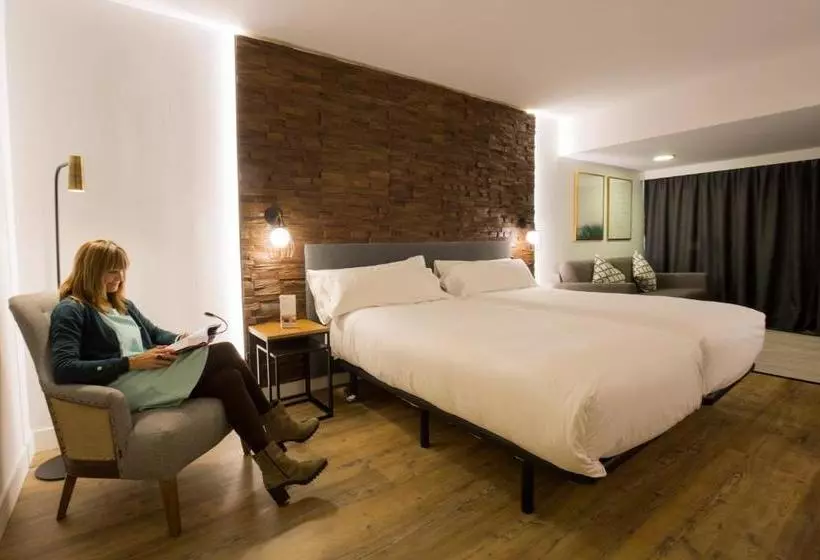 Fotos del hotel YOMO Centric:  9