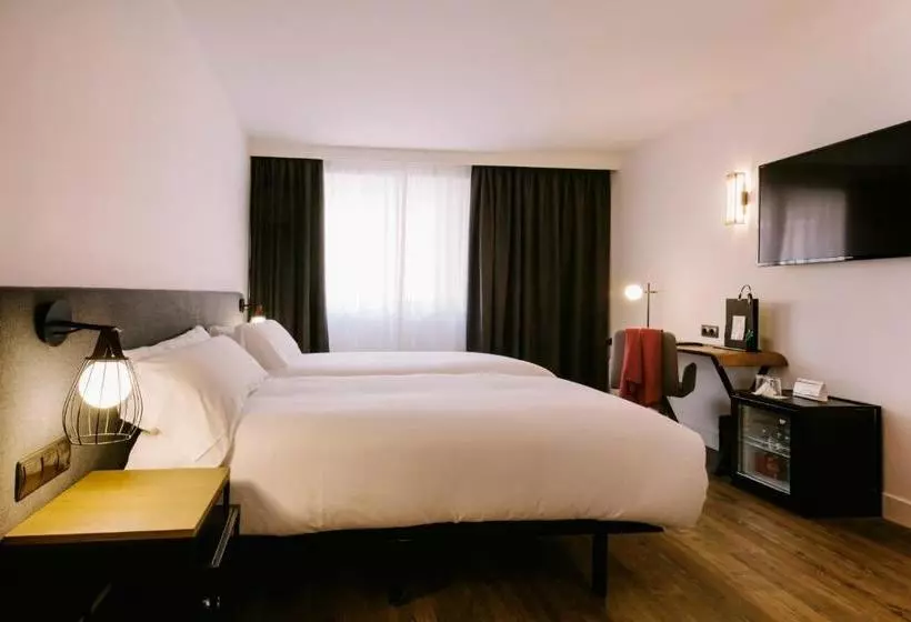 Fotos del hotel YOMO Centric:  13