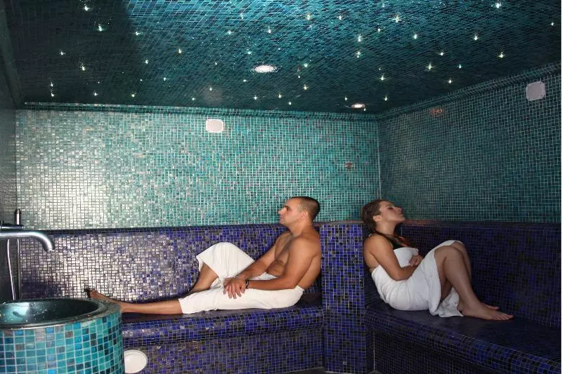 Fotos del hotel YOMO Centric:  11