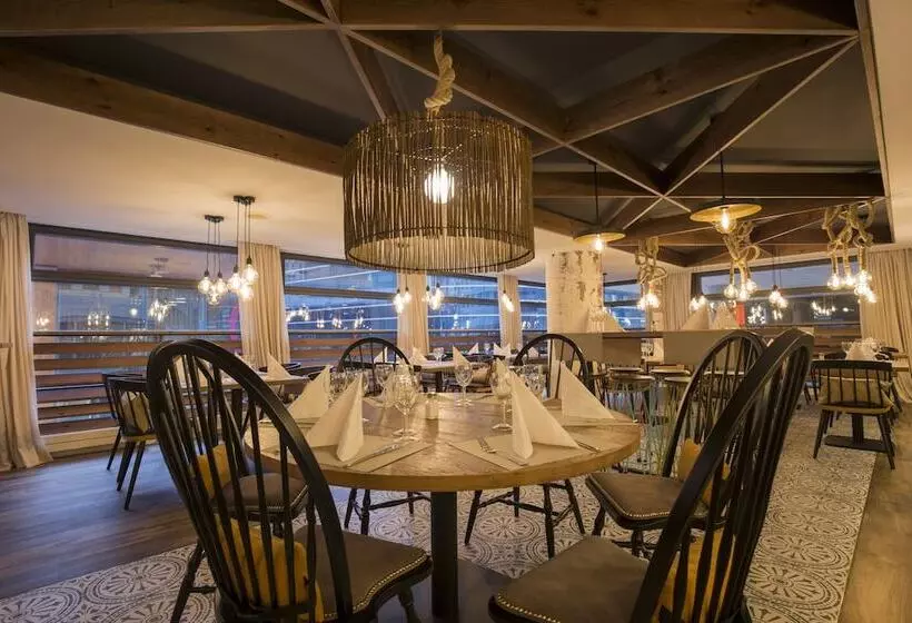 Fotos del hotel YOMO Centric:  16